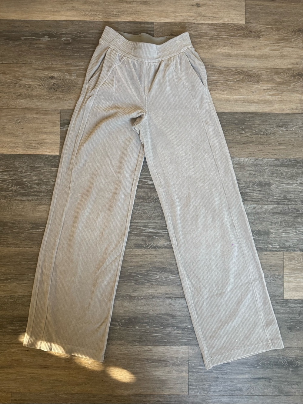 Lululemon Scuba Mid-rise wide-leg pants velvet cord - Picture 2 of 6